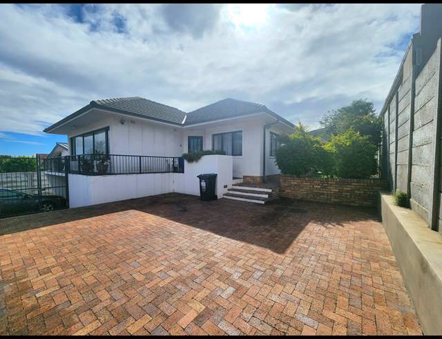 4 BEDROOM HOUSE FOR SALE IN AVONDALE